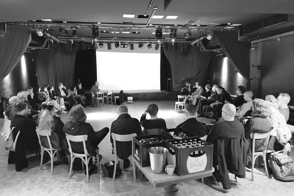 Teilnehmende des Aachener Freie-Szene-Treffens am 22.04.2025 in der Kulturstätte FRANZ.